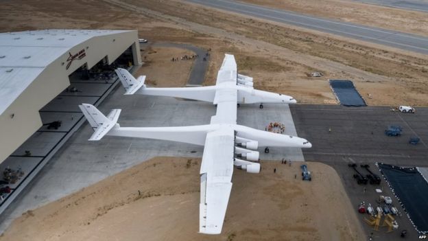 Vista completa del Stratolaunch