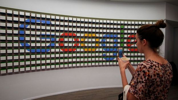 Mujer en Google