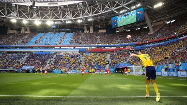 Saque de banda del sueco Viktor Claesson en el Mundial de Rusia 2018.