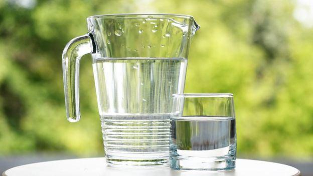 Tomar mucha agua antes de un analisis de sangre