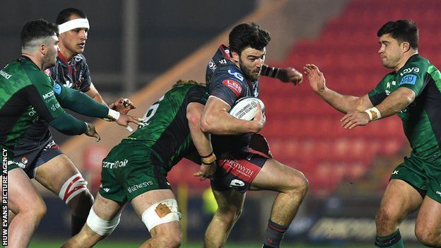 Wales centre Johnny Williams was playing in his third game of the season for Scarlets