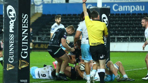 Reuben Morgan Williams scores Ospreys' opening try in October's 23-15 Pro14 victory over Glasgow at Liberty Stadium