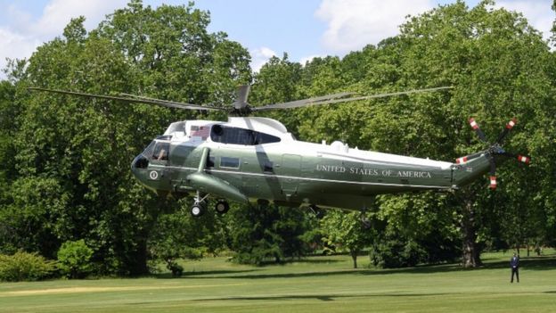 "海军陆战队一号"直升机把特朗普总统夫妇送到白金汉宫