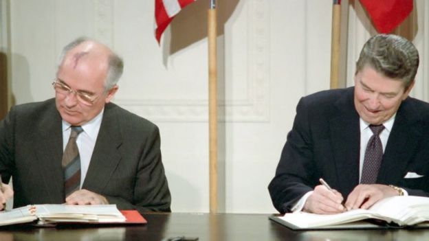 Gorbachov y Reagan