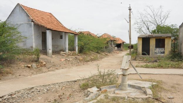 #GroundReport தூத்துக்குடி: கண் முன்னே காணாமல் போன கிராமம்