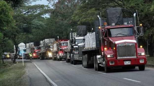 Camiones con la ayuda humanitaria