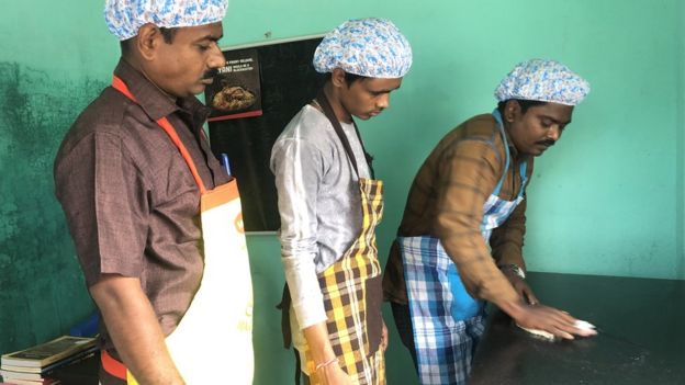 புரோட்டா போடுவதற்கு பயிற்சி மையம்