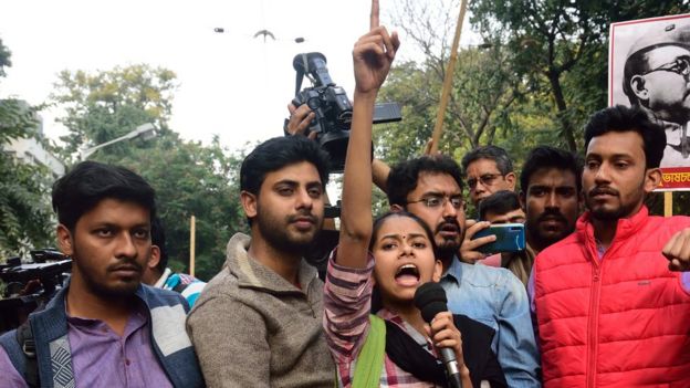কলকাতায় নাগরিকত্ব সংশোধন আইন বিরোধী বিক্ষোভে জেএনইউর ছাত্র নেতা ঐশী ঘোষ। (১৩/২/২০১০)