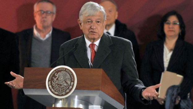 AMLO, durante una rueda de prensa.