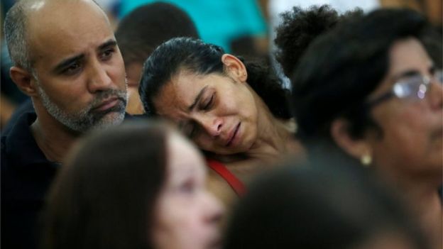 Moradores de Brumadinho rezam missa em tributo às vítimas da comunidade de Parque das Cachoeiras em 31 de janeiro