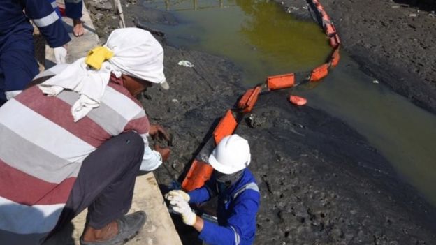 Tumpahan Minyak Dan Gas Proyek Pertamina Di Laut Jawa: Ribuan Karung ...