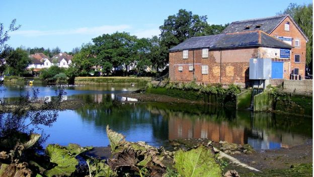 River Itchen, west of Woodmill bridge