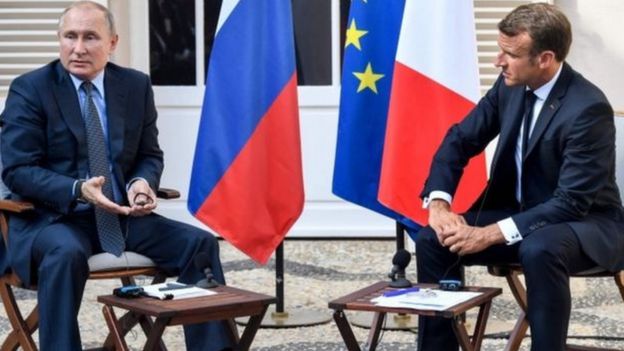 Шейшембиде Франция президенти Эммануэл Макрон менен жолугушуу учурунда Путин