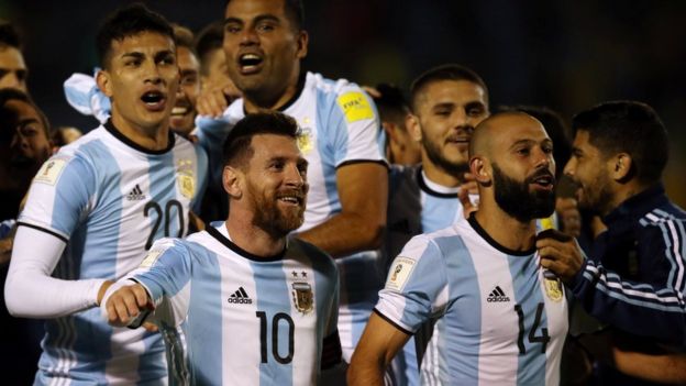 Messi y sus compañeros celebran el pase al Mundial