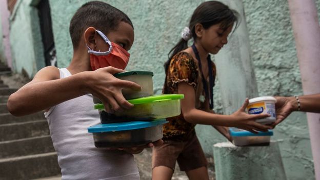 "Si quedarse en la casa significa no comer", dice Hausmann, "alguien va a estar dispuesto a sacrificarse".