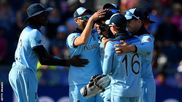 England celebrate taking a wicket against New Zealand