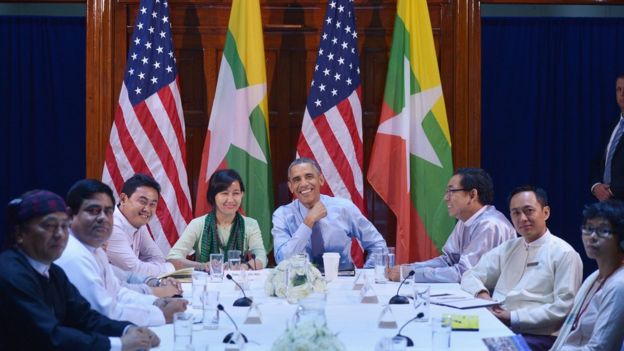 အိုဘားမားဟာ မြန်မာခရီးစဉ်တွေမှာ အရပ်ဖက်အဖွဲ့တွေ၊ ဘာသာပေါင်းစုံက ခေါင်းဆောင်တွေနဲ့လည်း တွေ့လေ့ရှိပါတယ်။