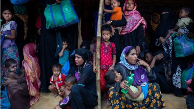 রোহিঙ্গা শিবিরের গাদাগাদি পরিবেশ