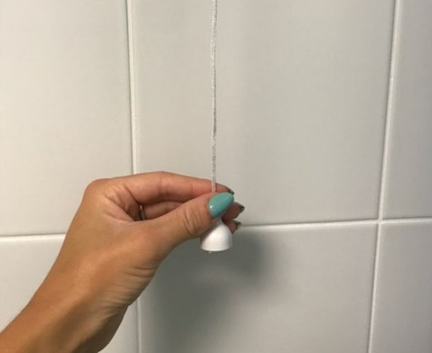 Cuerda para encender la luz en el baÃ±o