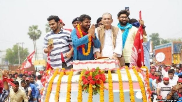 कन्हैया, जिग्नेश मेवाणी के साथ प्रचार करते हुए
