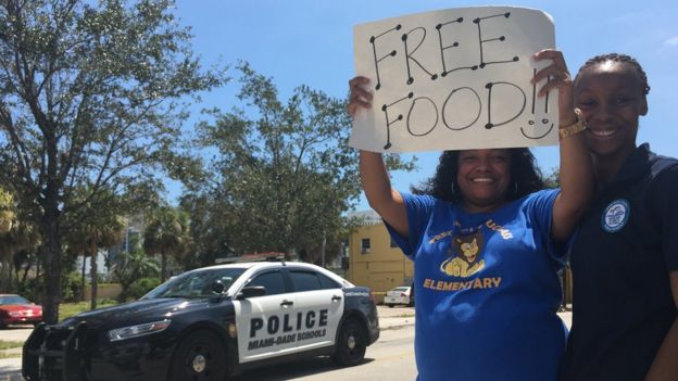 Para muchos de los residentes de Overtown, fue un alivio recibir comida gratuita desde el jueves.