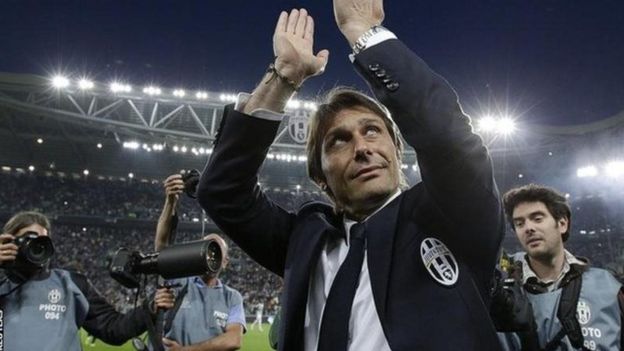 Chelsea inapanga kumsajili mkufunzi wa Napoli Maurizio Sarri kuchukua mahala pake Antonio Conte mwisho wa msimu huu . (Mirror)