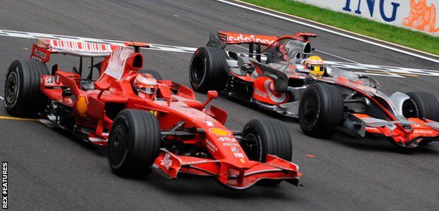 Kimi Raikkonen and Lewis Hamilton at the 2008 Belgian Grand Prix