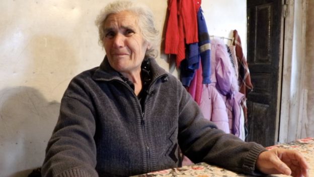 "Bu gecə ölsəm, sabah bu uşağa heç yerdən kömək yoxdur" - Nənə pensiyasına sığınmış ailə