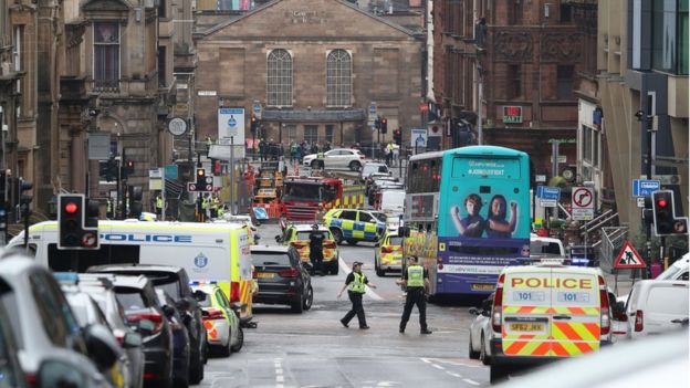 Calle acordonada en Glasgow tras el incidente en el hotel Park Inn.