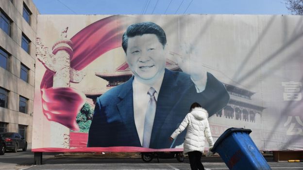 Áp phích hình Chủ tịch Tập Cận Bình trên một đường phố ở Bắc Kinh, Trung Quốc.