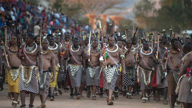 রাজা তৃতীয় এমসোয়াটি তার দেশের নাম বদলানোর পর এর মিশ্র প্রতিক্রিয়া হয়।
