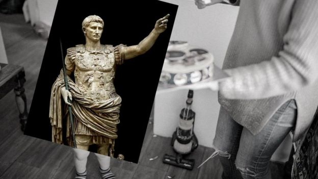 Imagen de una estatua del emperador Augusto.
