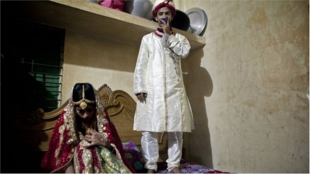 মেয়ে শিশুদের বাল্যবিয়ে বাড়ছে।