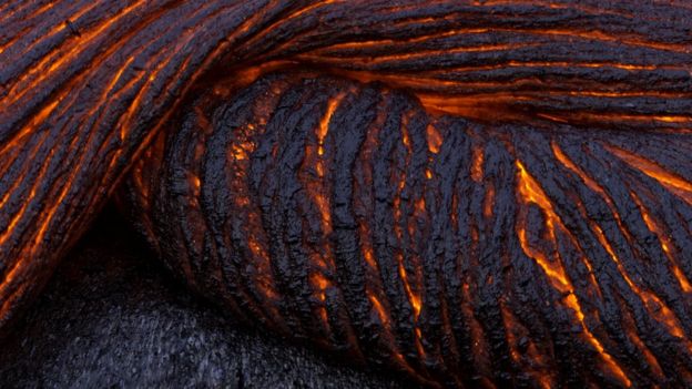 ঘন লাভা খুব বেশি দুর গড়ায় না কিন্তু ঠান্ডা হতে অনেক সময় লাগে