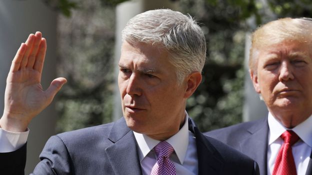 Neil Gorsuch bütün süreçleri geçip Yüksek Mahkeme üyesi oldu