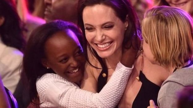 ஏஞ்சலினா ஜோலியின் வளர்ப்பு மகள் எத்தியோப்பியாவில் தத்தெடுக்கப்பட்டவர்.