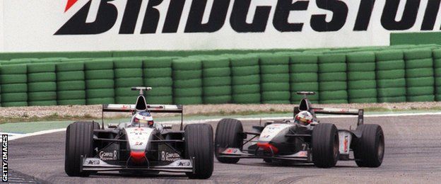 Mika Hakkinen and David Coulthard in Newey in 1998