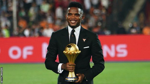Samuel Eto'o with the Africa Cup of Nations trophy