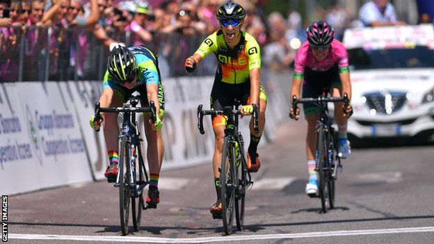 Letizia Borghesi beats Nadia Quagliotto during stage four of the 2019 Giro Rosa