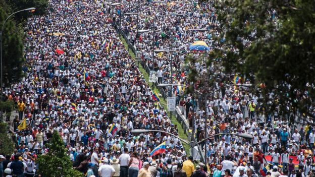 Manifestantes en Caracas, Venezuela.