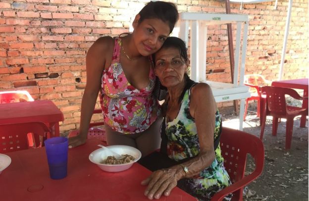 Verónica Mendoza and her mother Mariluz