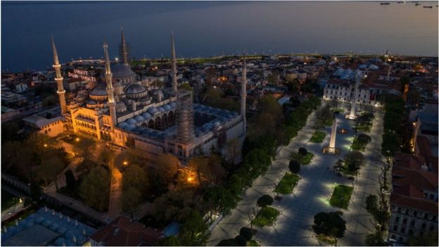 استنبول کی مسجد جو سلطجان احمد اول نے بنوائی تھی