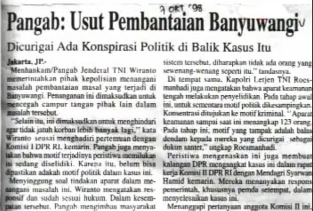 Kliping berita peristiwa rentetang pembunuhan terhadap orang-orang yang dituduh sebagai dukun santet di Banyuwangi, Jatim, pada 1998.