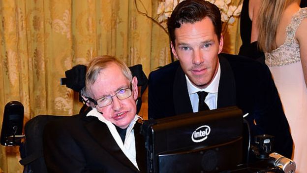 Hawking y Benedict Cumberbatch.
