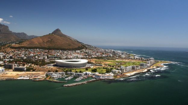 Aunque Ciudad del Cabo está rodeada de agua, muy poca se aprovecha actualmente para el consumo humano.