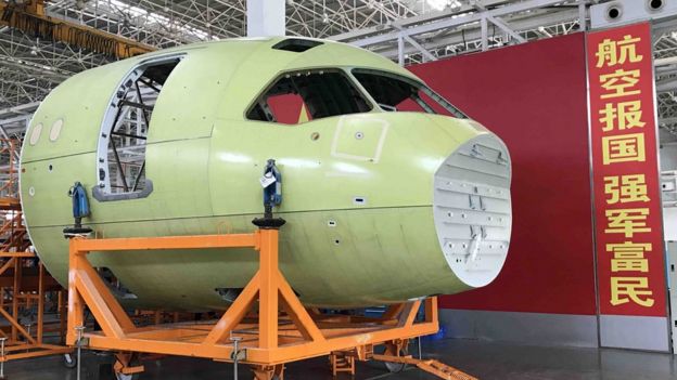 Máy bay C919 khi đang được lắp ráp