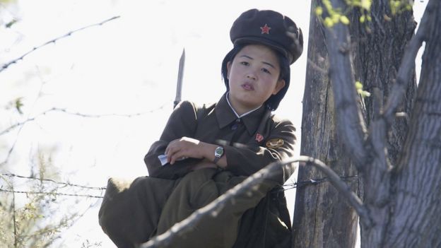 سرباز زن کره شمالی