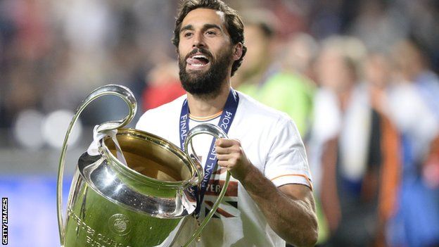 Alvaro Arbeloa with the Champions League trophy after the final between Real Madrid and Atletico Madrid in 2014