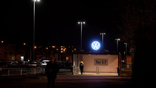 VW fabrikasını terkeden işçiler