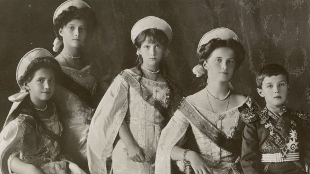 Russia Exhumes Bones Of Murdered Tsar Nicholas And Wife - 